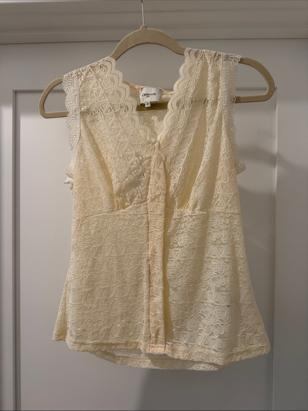 Choklate Paris Lace Sleeveless cream Camisole (bw)